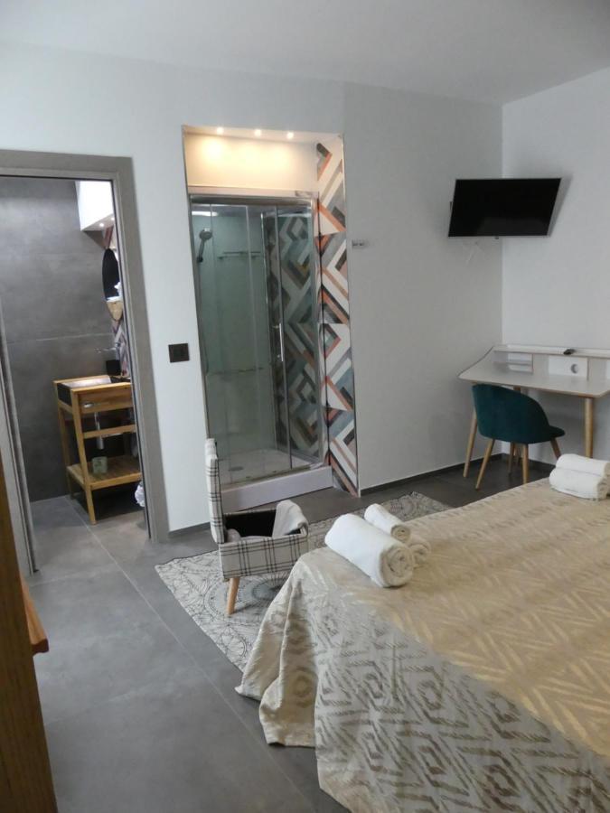 Albergo Piazza Risorgimento ปอร์โตเชซาเรโอ ภายนอก รูปภาพ