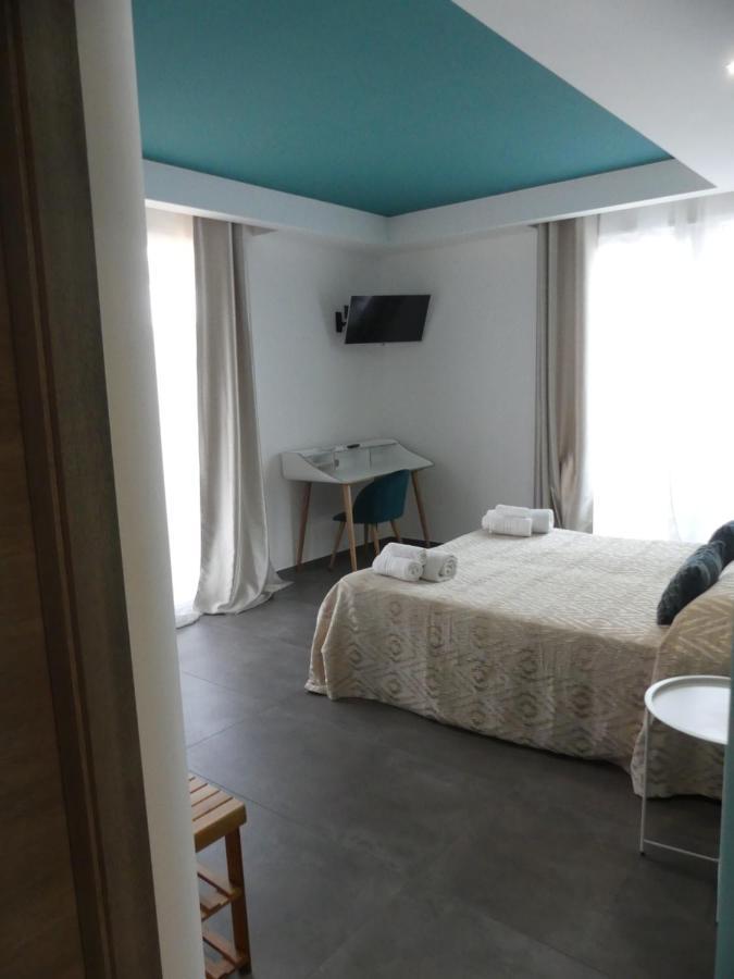 Albergo Piazza Risorgimento ปอร์โตเชซาเรโอ ภายนอก รูปภาพ