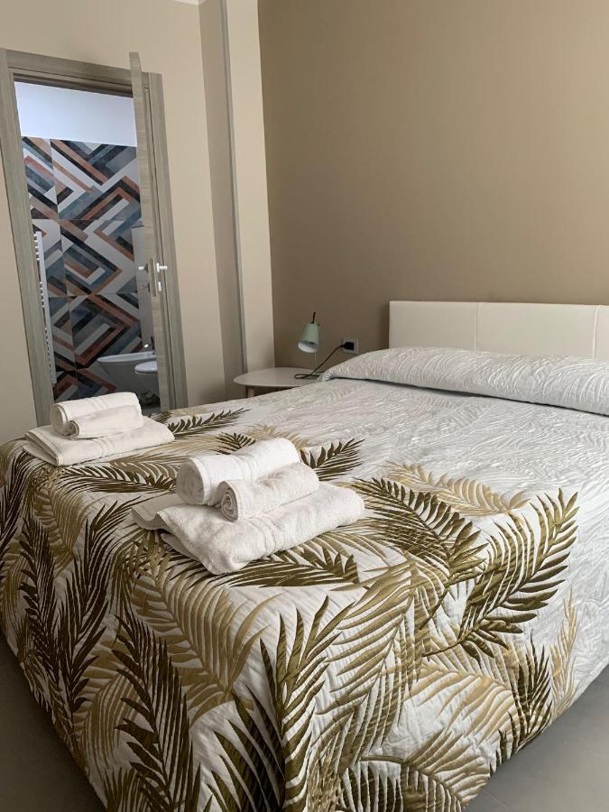 Albergo Piazza Risorgimento ปอร์โตเชซาเรโอ ภายนอก รูปภาพ