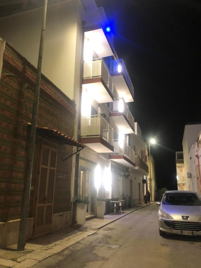 Albergo Piazza Risorgimento ปอร์โตเชซาเรโอ ภายนอก รูปภาพ