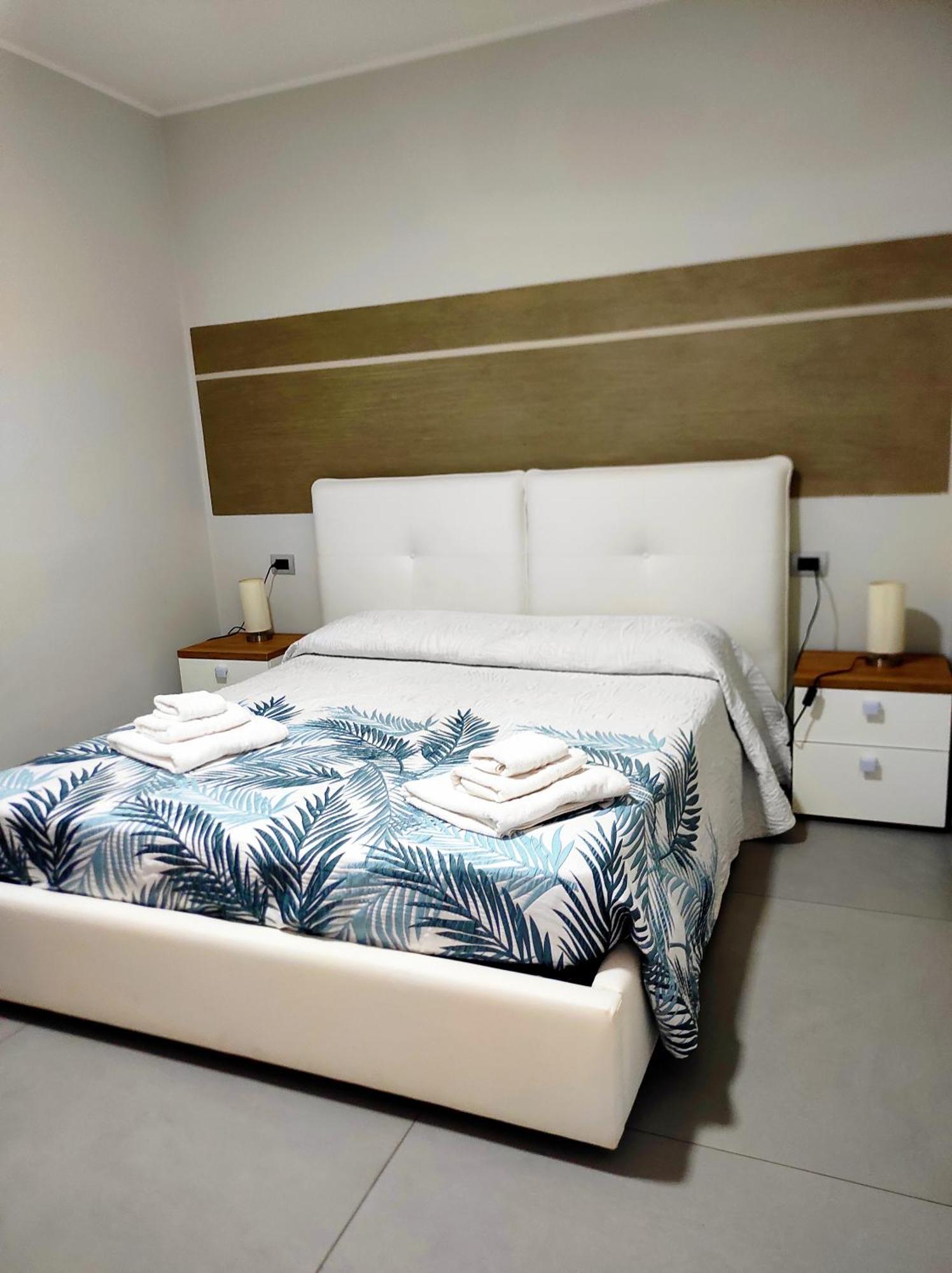 Albergo Piazza Risorgimento ปอร์โตเชซาเรโอ ภายนอก รูปภาพ